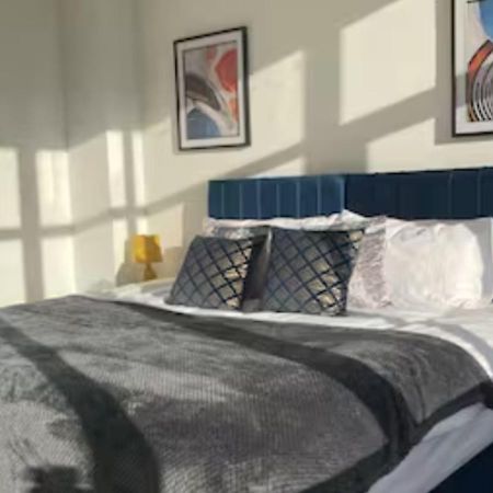 2 Bedroom Apartment - Flitwick - Contractor Friendly - Tourist Ready - Full Kitchen - Wifi - Smart Tv - Sofa Bed - Free Parking - Ideal For Short Or Long Stays 외부 사진