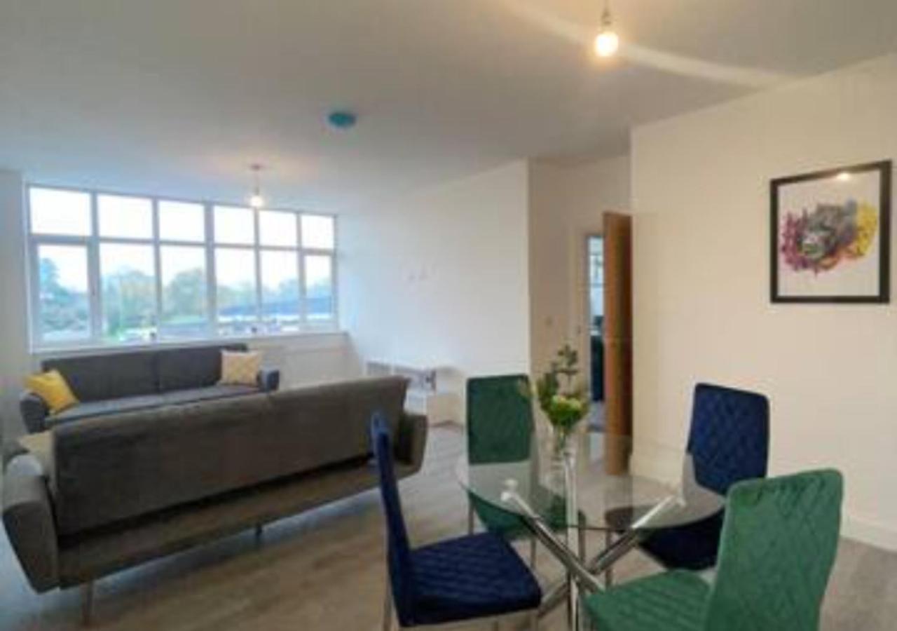 2 Bedroom Apartment - Flitwick - Contractor Friendly - Tourist Ready - Full Kitchen - Wifi - Smart Tv - Sofa Bed - Free Parking - Ideal For Short Or Long Stays 외부 사진