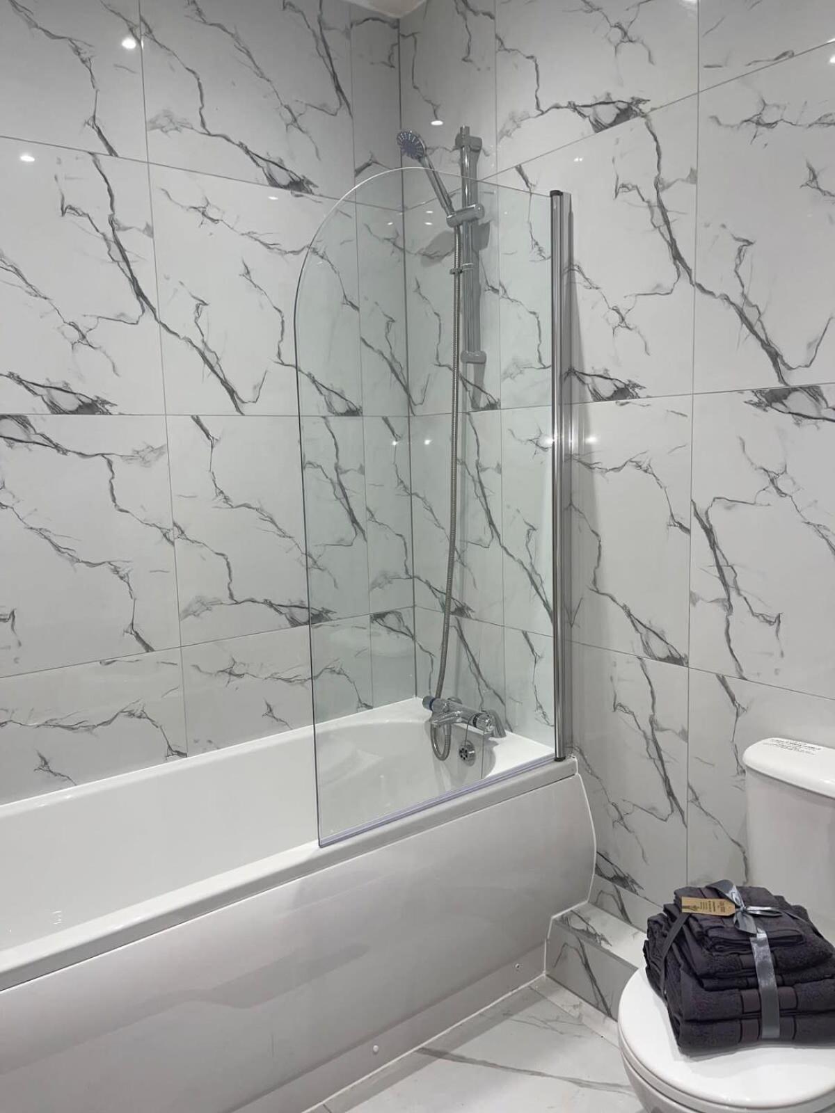 2 Bedroom Apartment - Flitwick - Contractor Friendly - Tourist Ready - Full Kitchen - Wifi - Smart Tv - Sofa Bed - Free Parking - Ideal For Short Or Long Stays 외부 사진