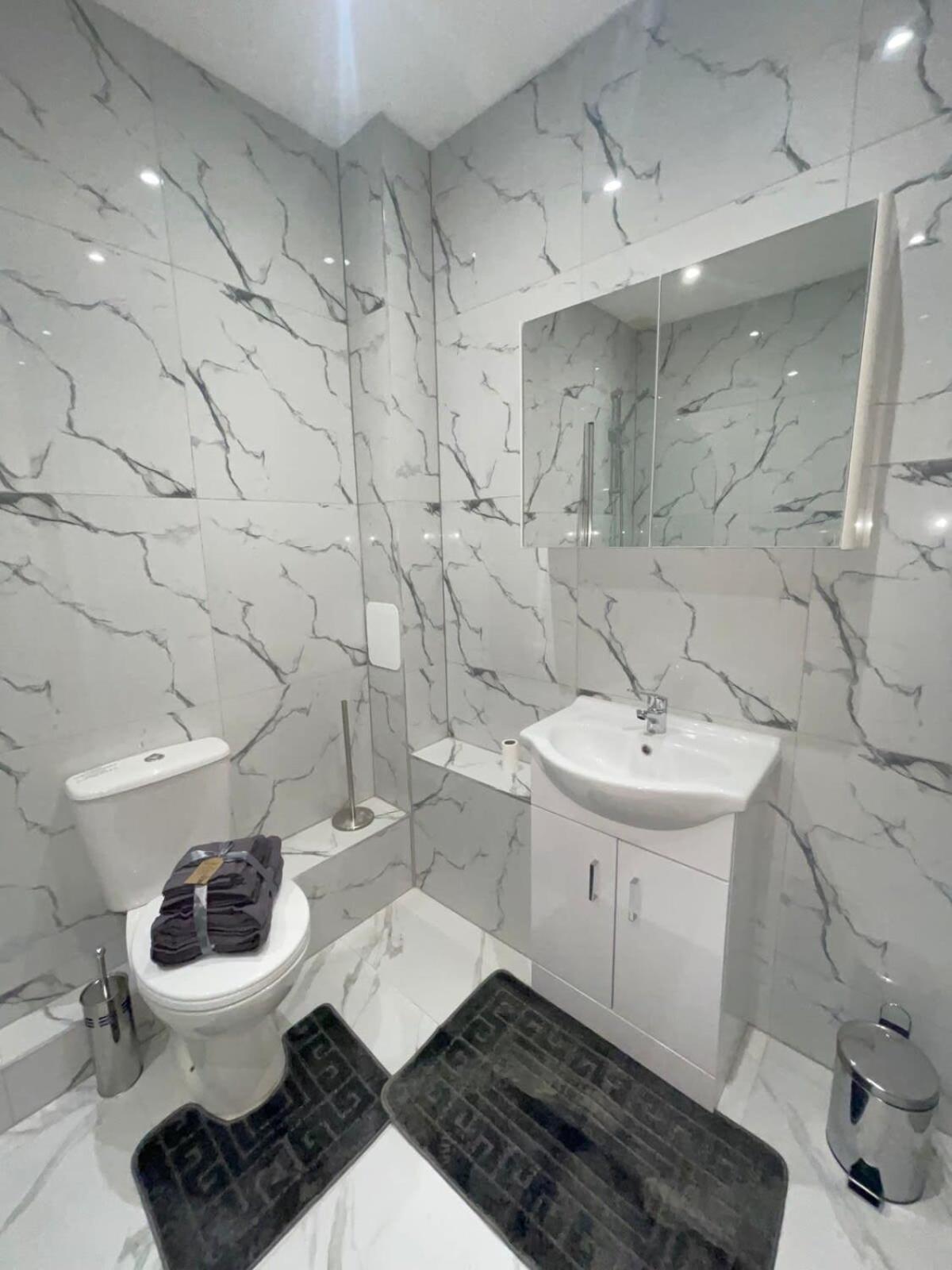 2 Bedroom Apartment - Flitwick - Contractor Friendly - Tourist Ready - Full Kitchen - Wifi - Smart Tv - Sofa Bed - Free Parking - Ideal For Short Or Long Stays 외부 사진