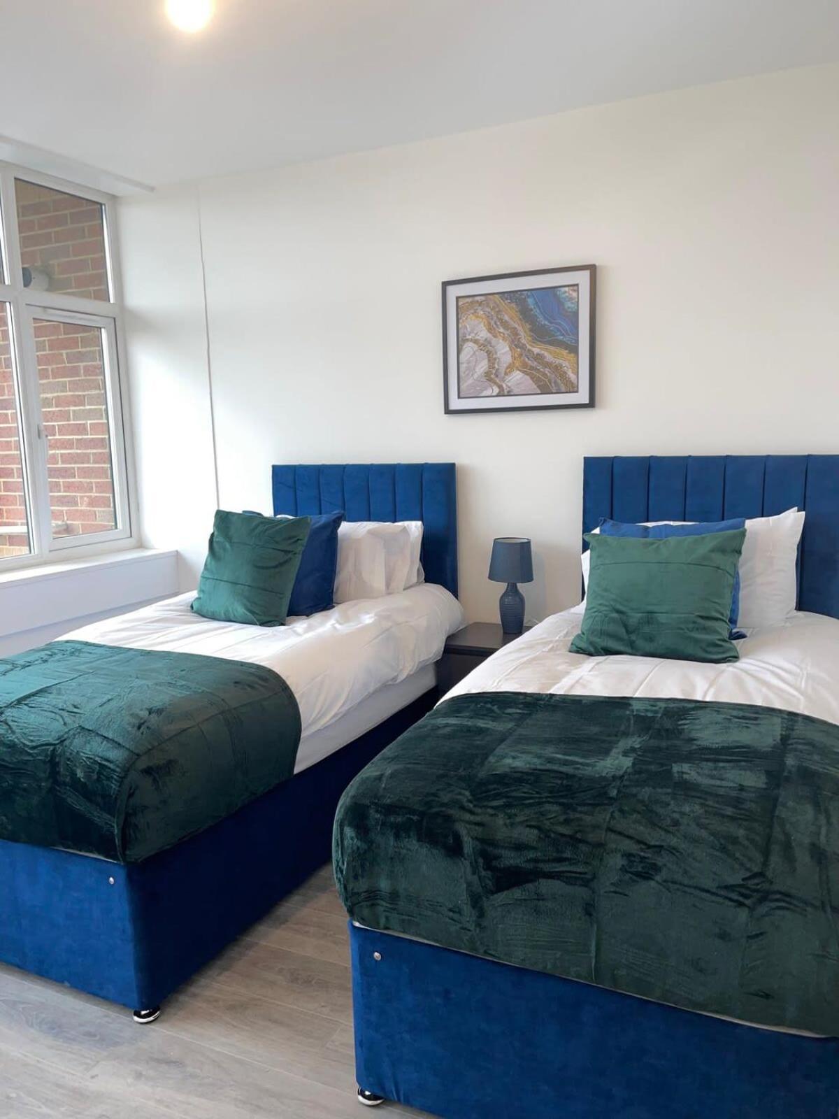 2 Bedroom Apartment - Flitwick - Contractor Friendly - Tourist Ready - Full Kitchen - Wifi - Smart Tv - Sofa Bed - Free Parking - Ideal For Short Or Long Stays 외부 사진